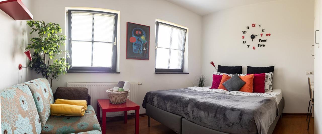 Cukrarna Guest Accommodation كراني المظهر الخارجي الصورة