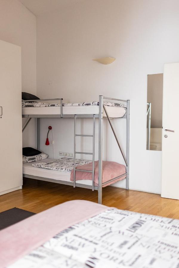 Cukrarna Guest Accommodation كراني المظهر الخارجي الصورة
